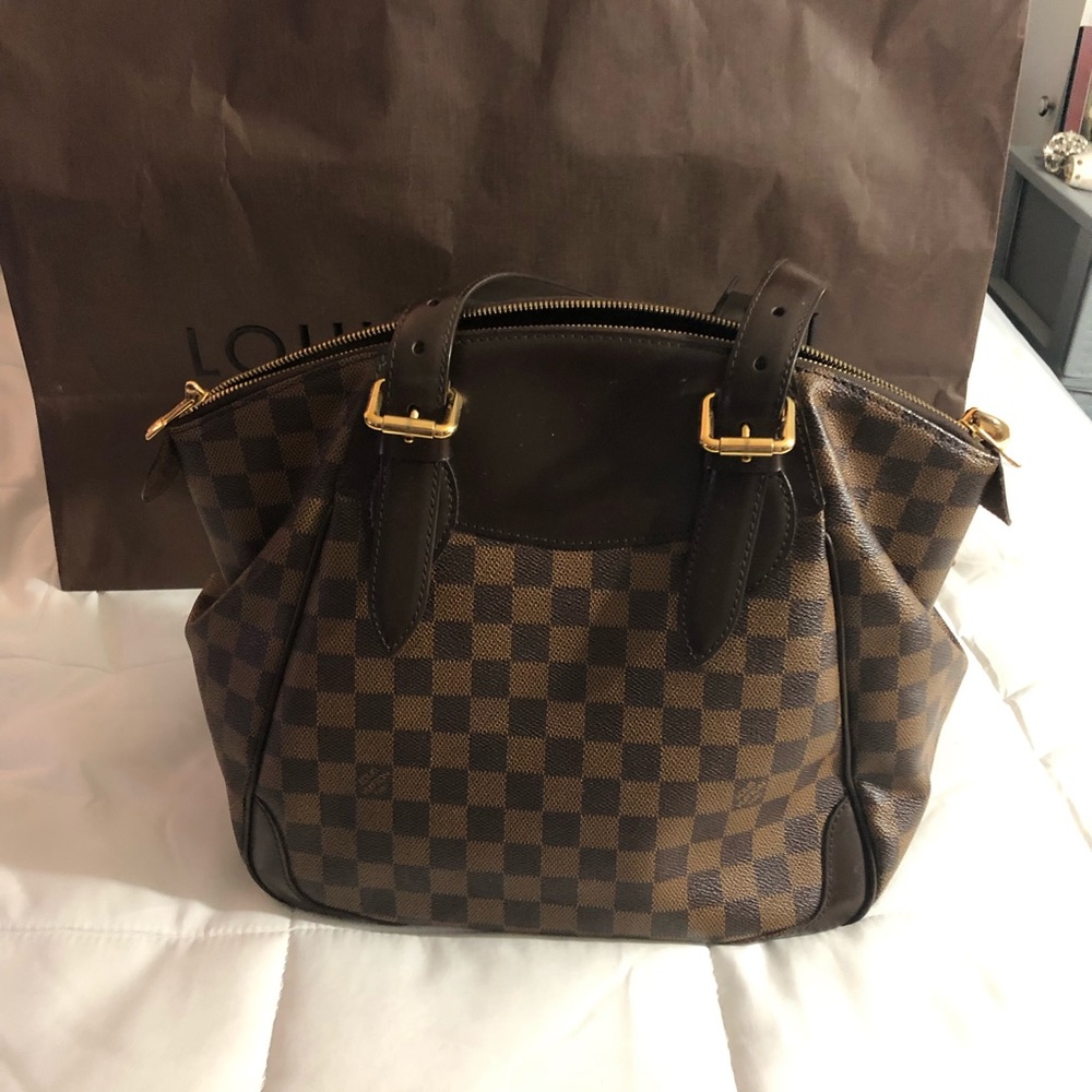 Louis Vuitton Shoulder Bag